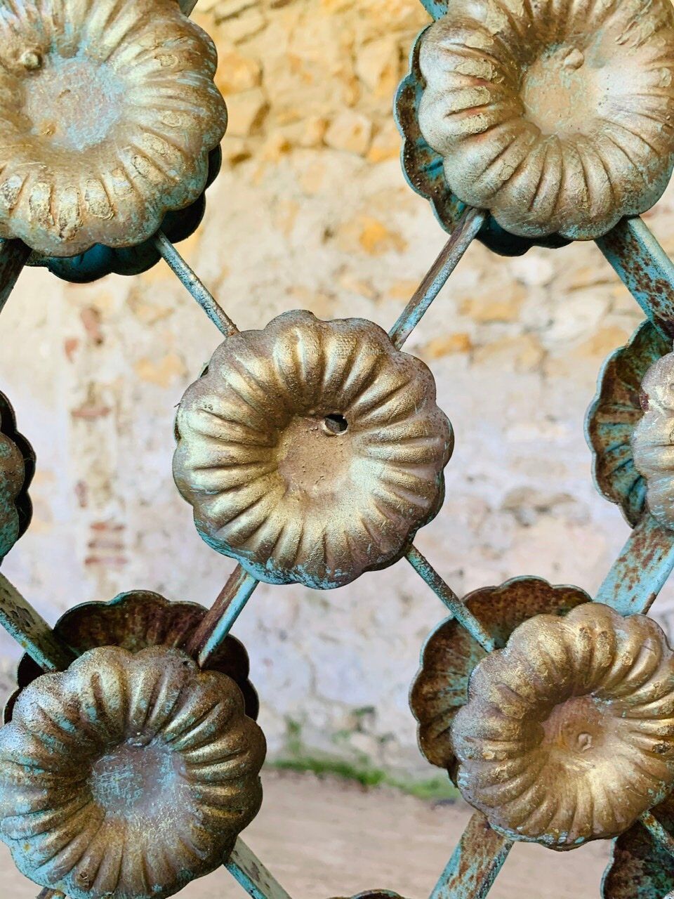 Screen, Art Deco wrought iron with floral decorations circa 30's