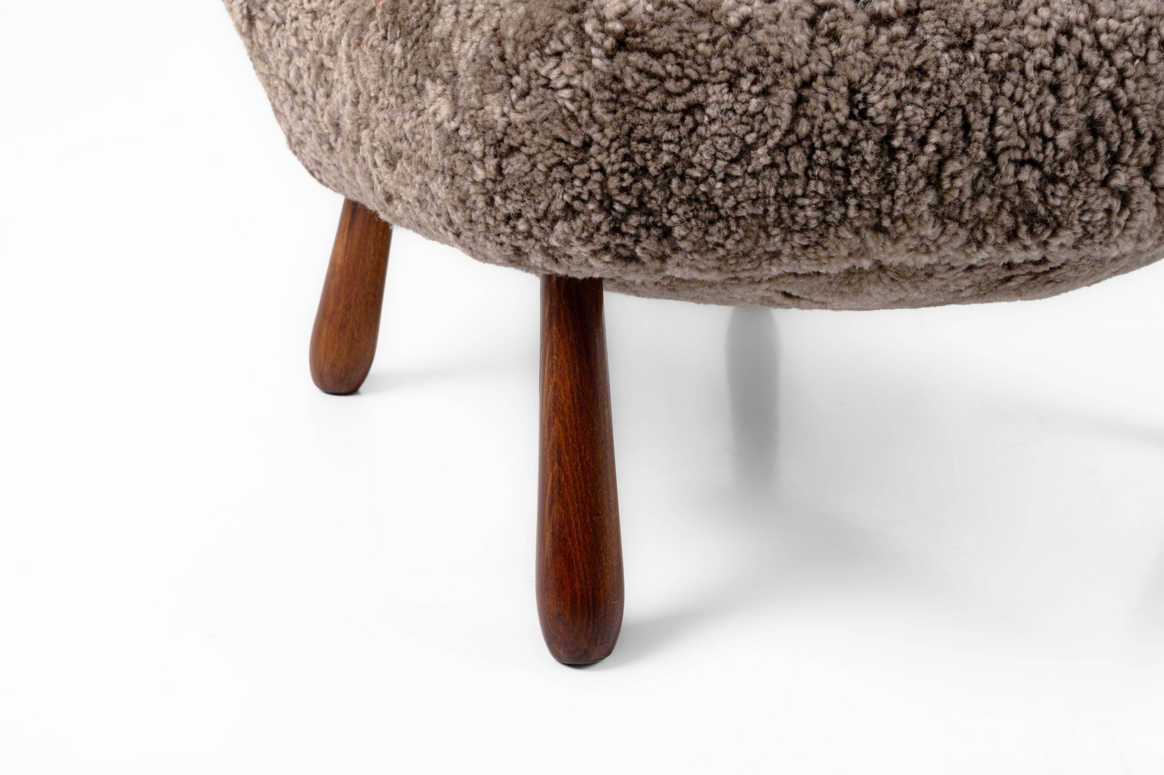 Rare pair of Clam chairs by Arnold Madsen for Madsen & Schubell, Denmark 1944