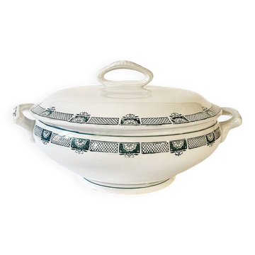 Half-porcelain soup tureen from St-Amand