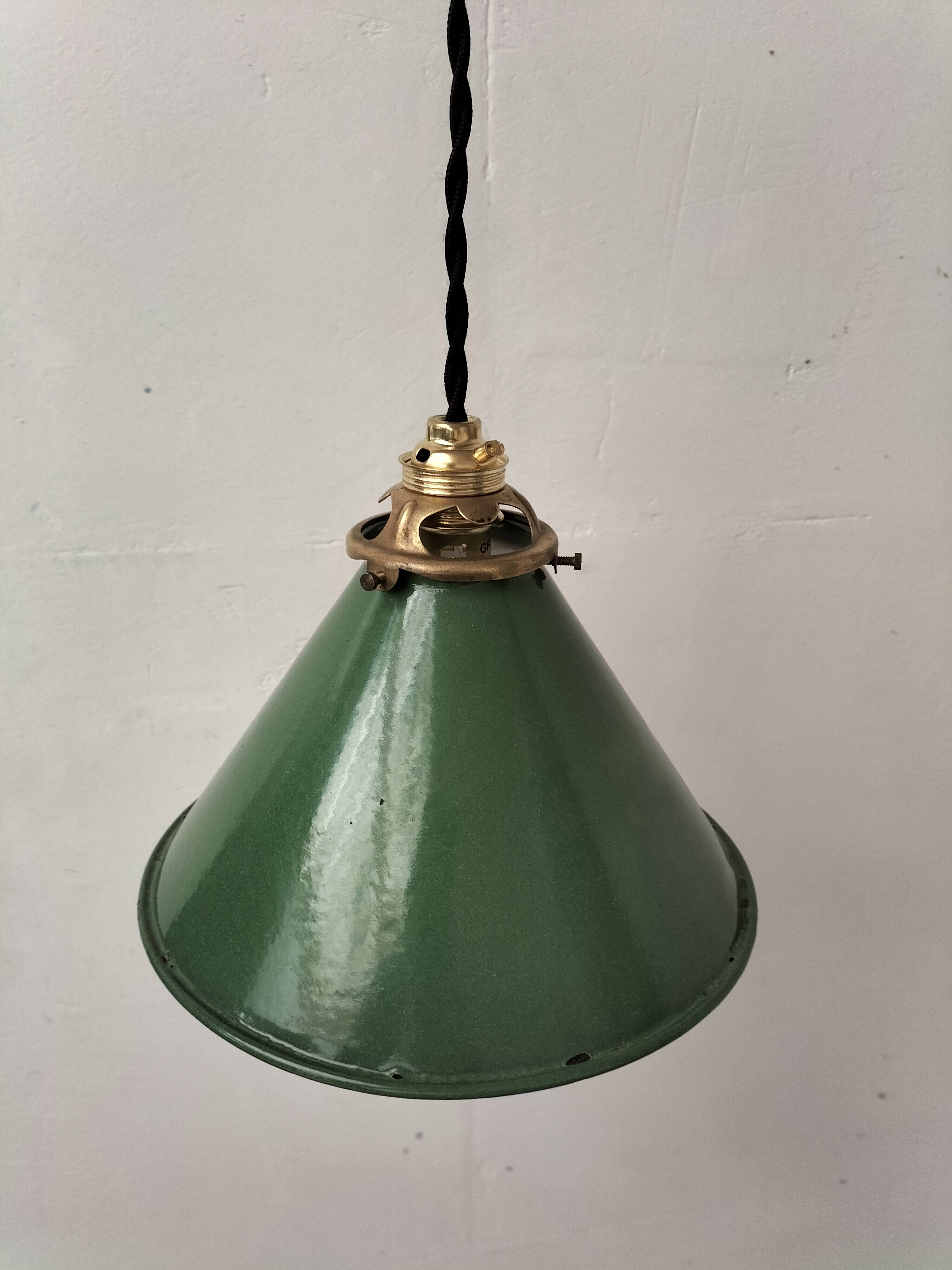 Enamelled sheet metal cone suspension