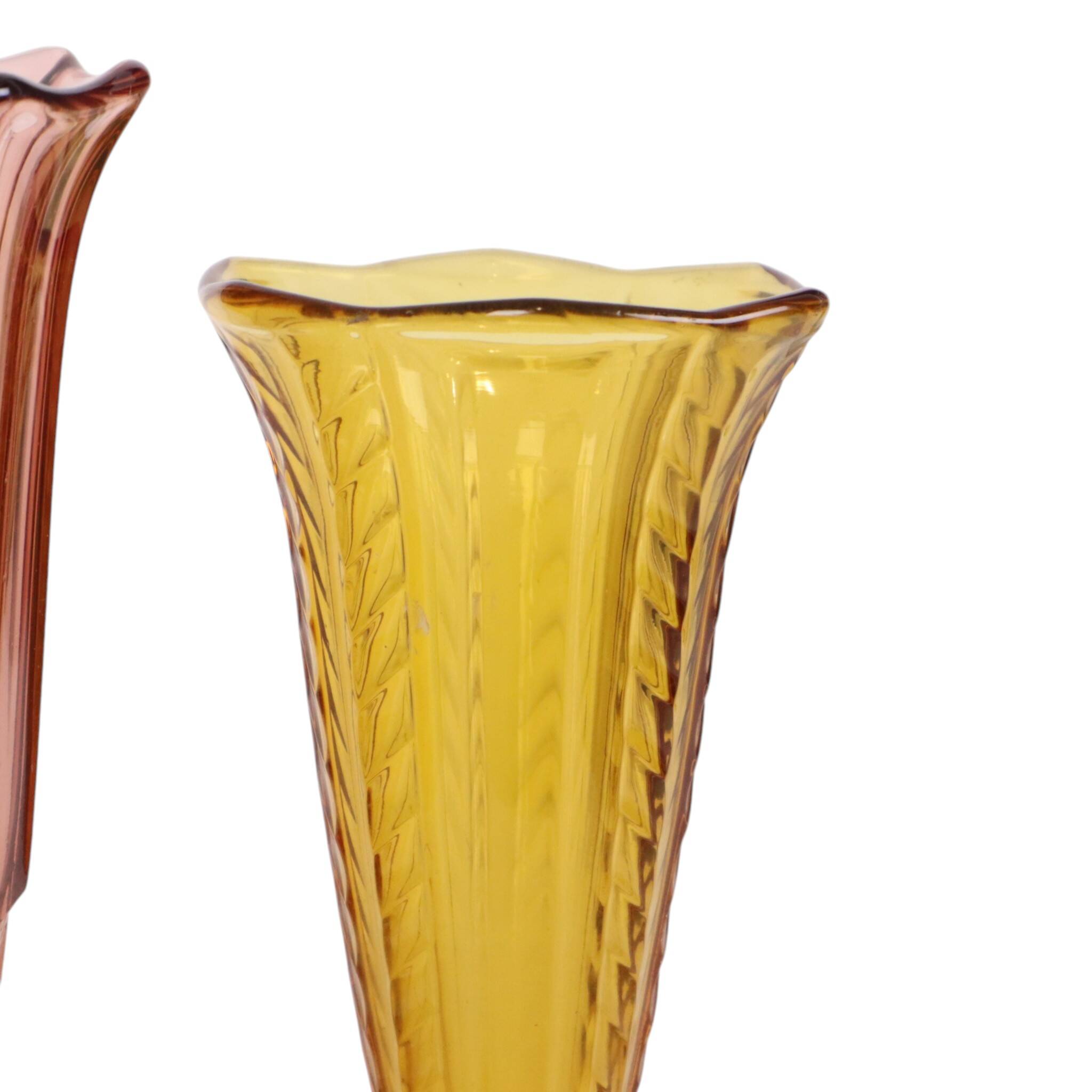 Paire de vases en verre coloré de la période Art Déco