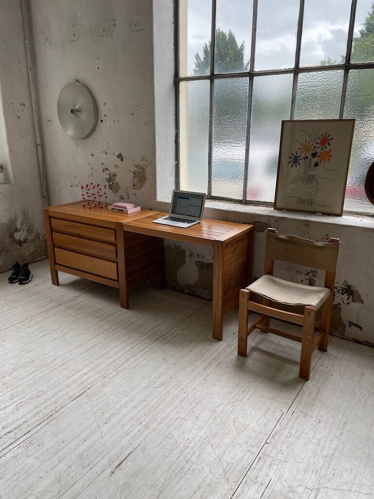 Regain dresser office row