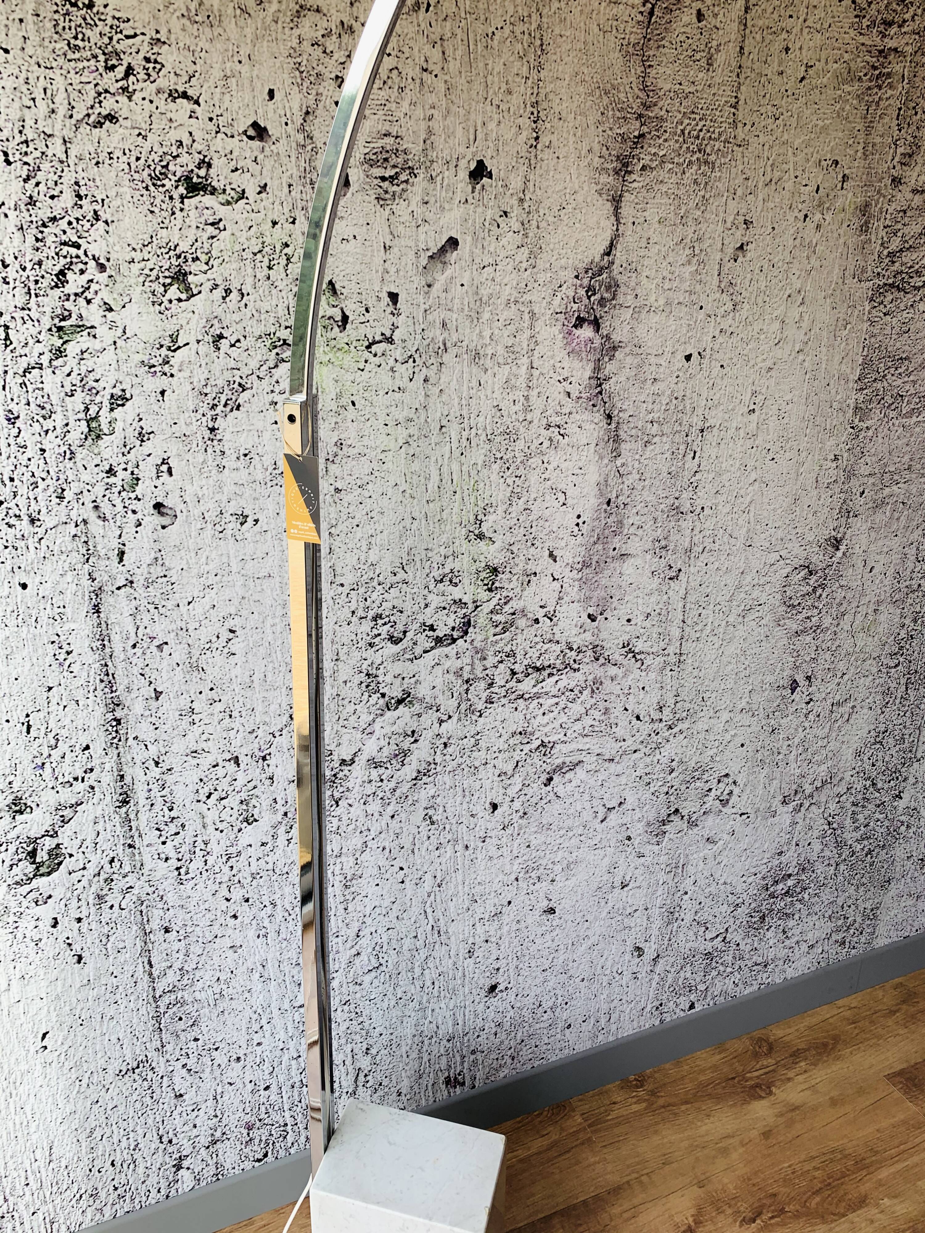 Marble foot lamppost Arc