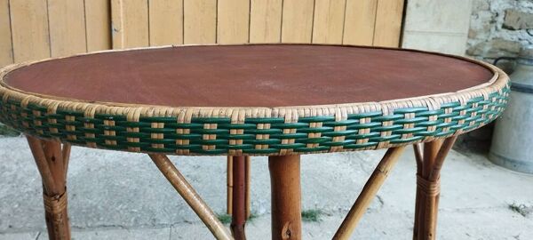 Table ronde en bois et rotin