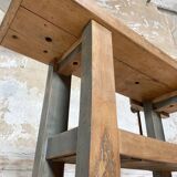 Carpenter's workbench in solid beech wood.