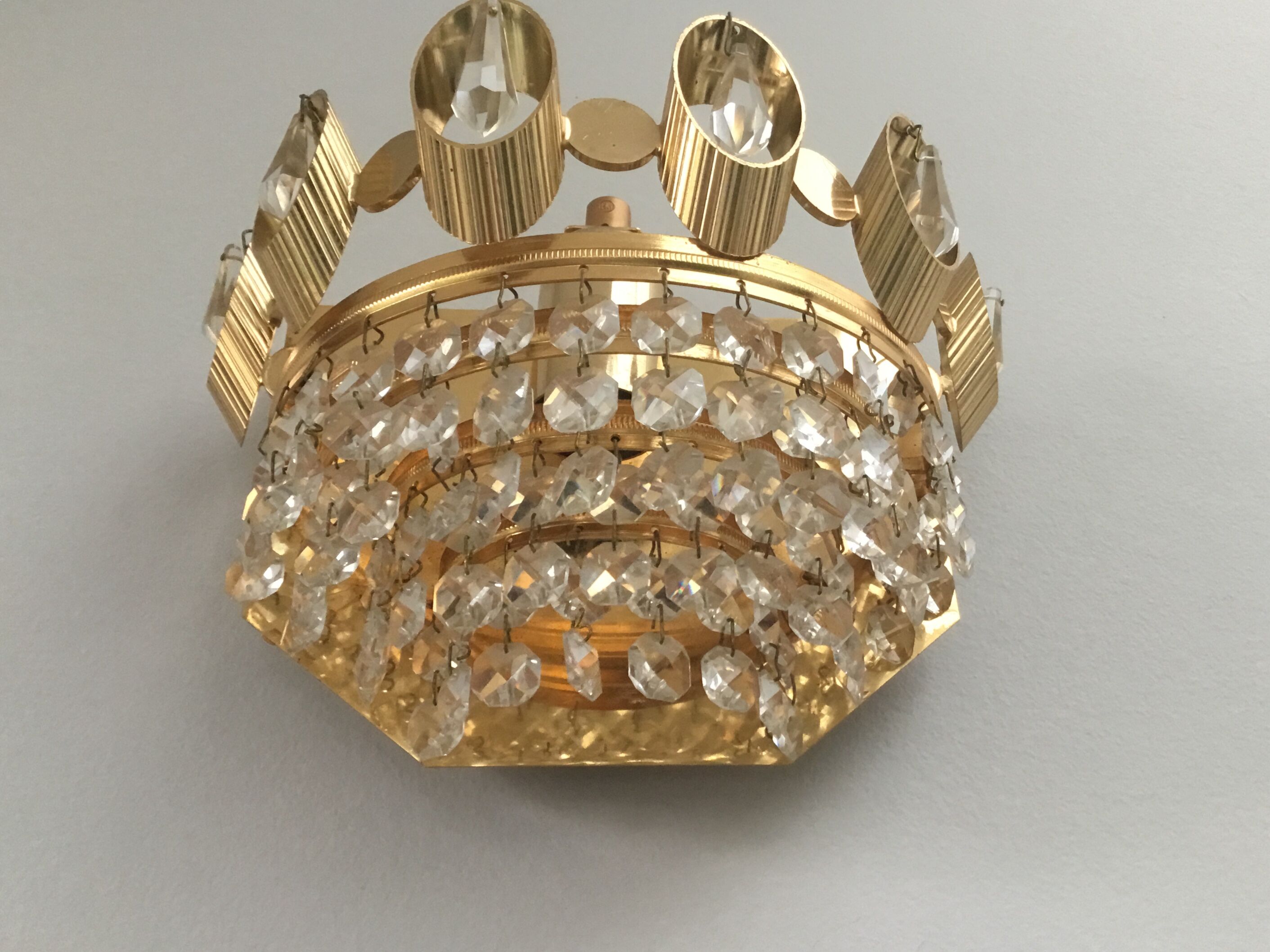 Paire d’appliques laiton et cristal