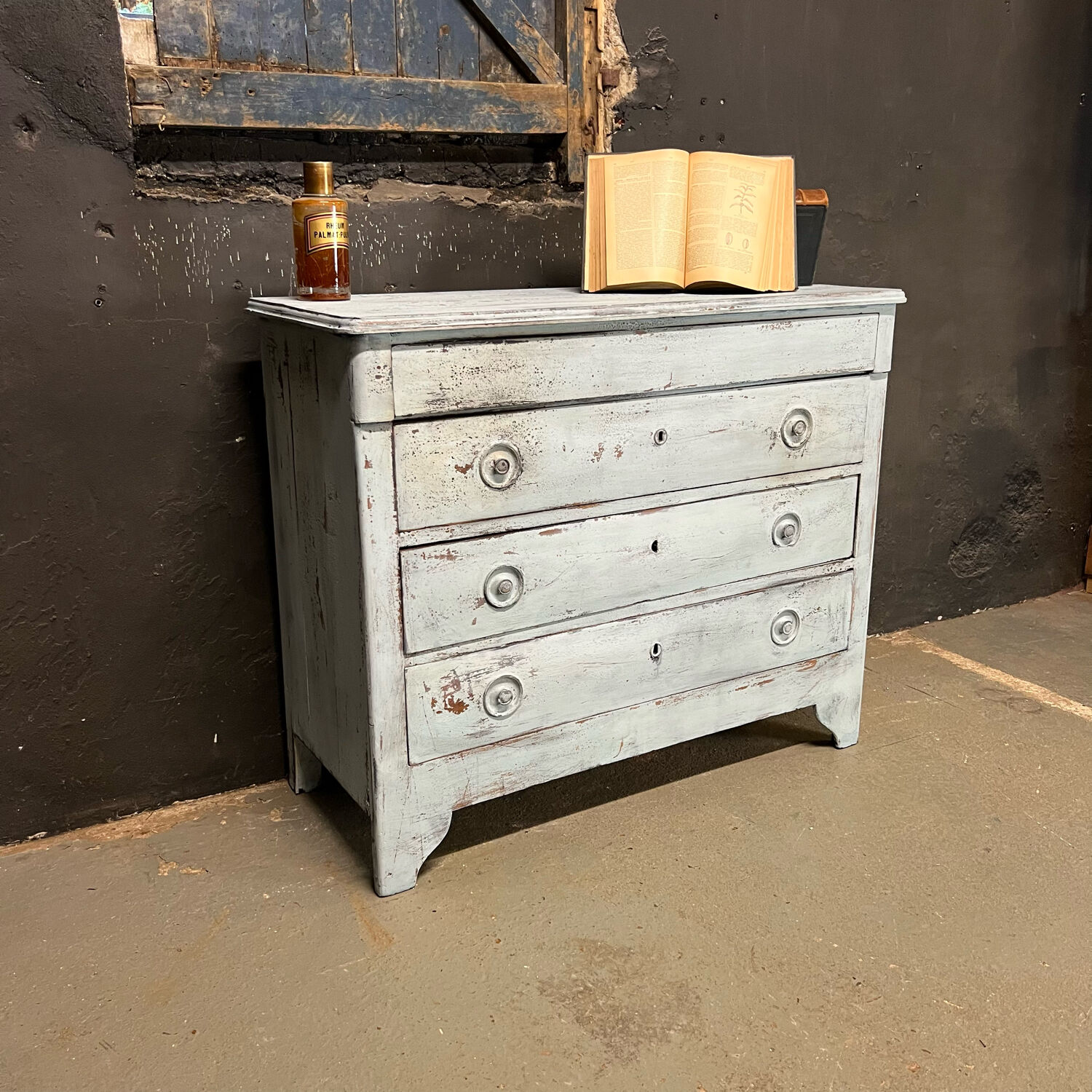 Commode patinée anglaise