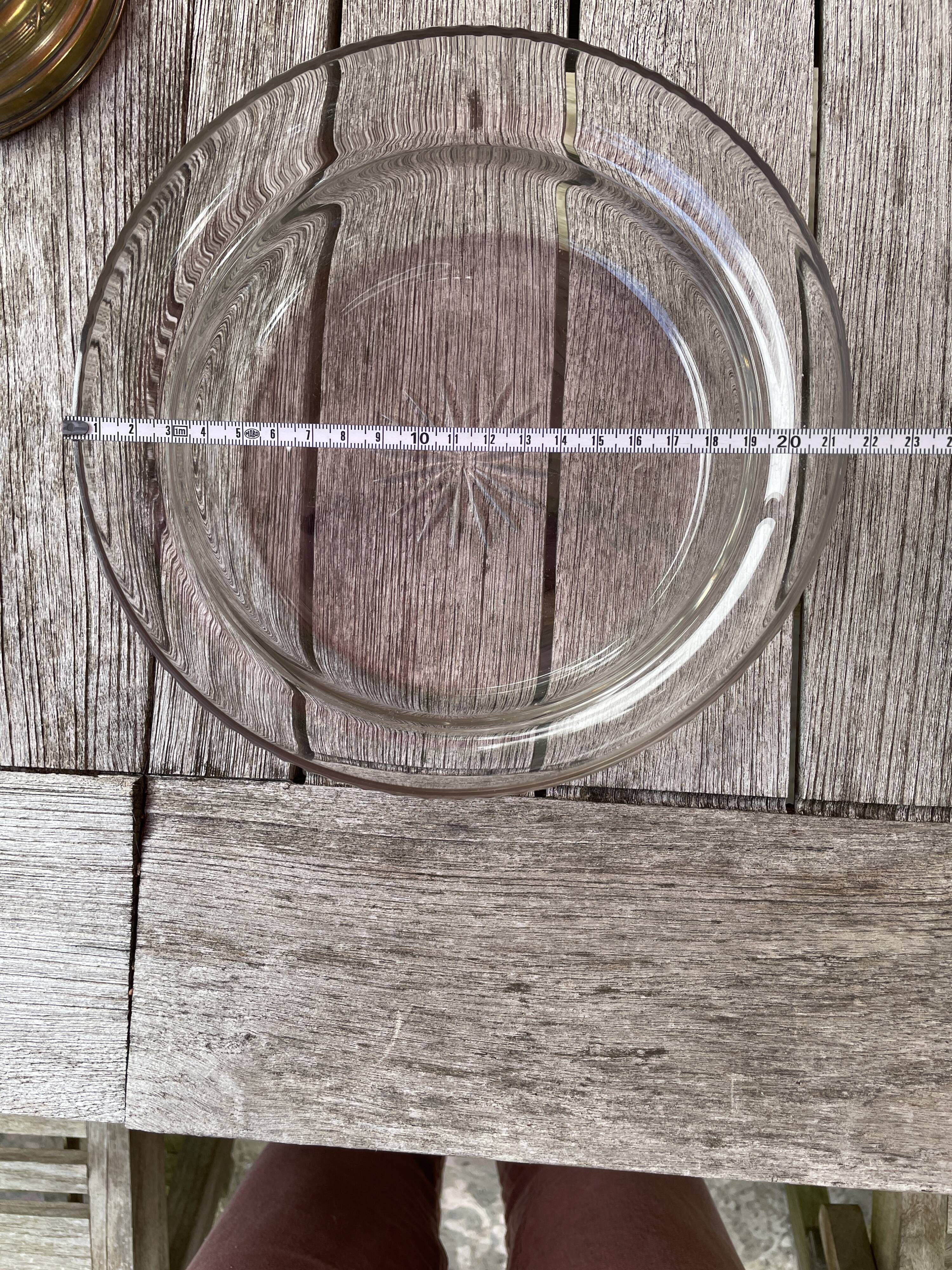 Antique Centerpiece Fruit Bowl in Gilded Brass with Fine Chiseled Glass Bowl