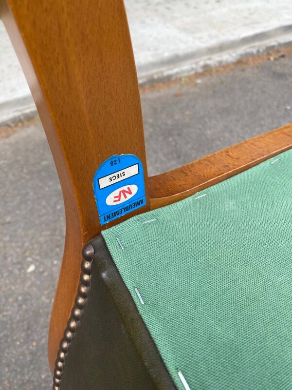 6 chaises anglaises Chesterfield XXème cuir vert olive