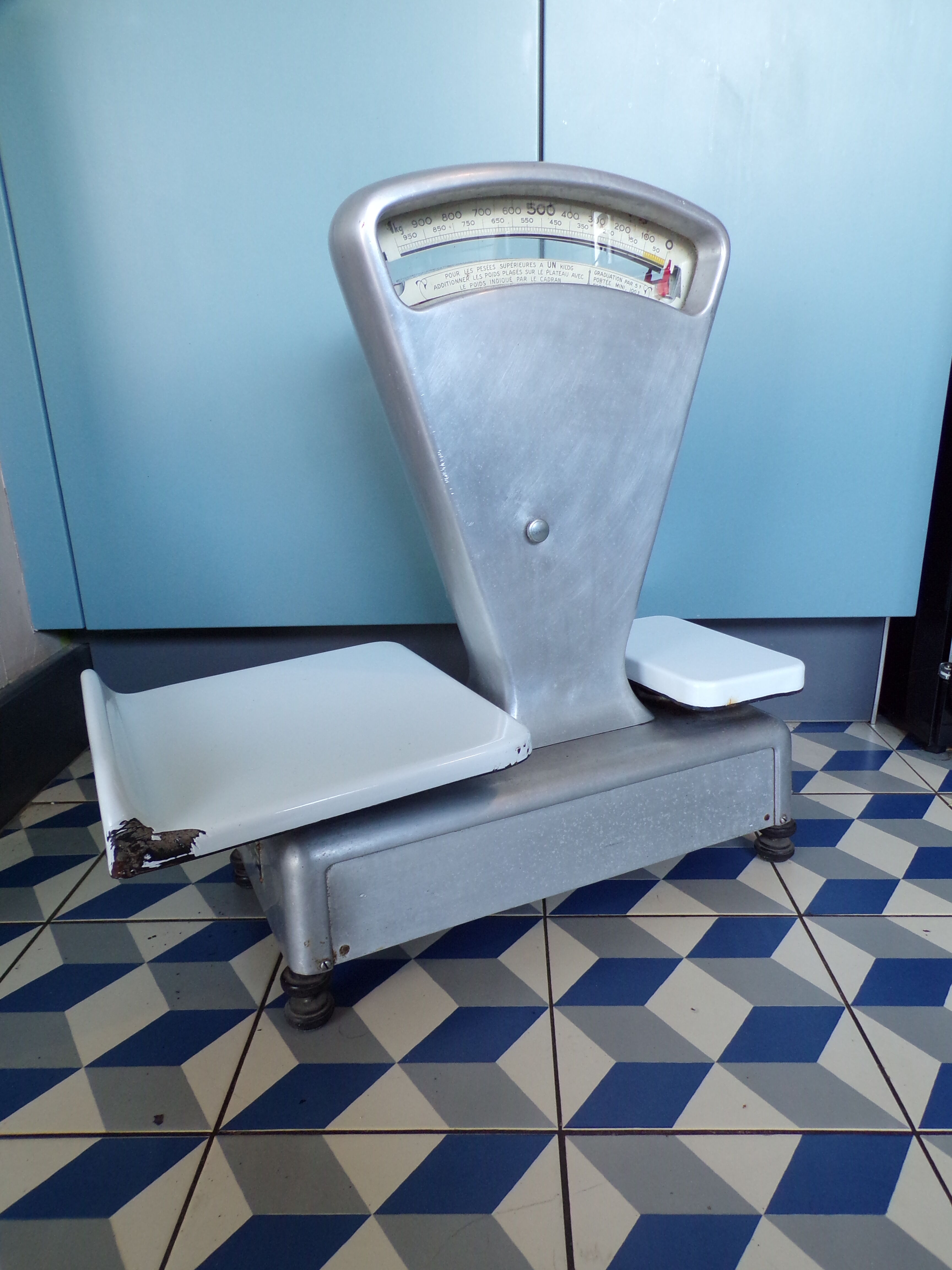 Grocer butcher scale Lutrana