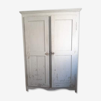 Armoire parisienne