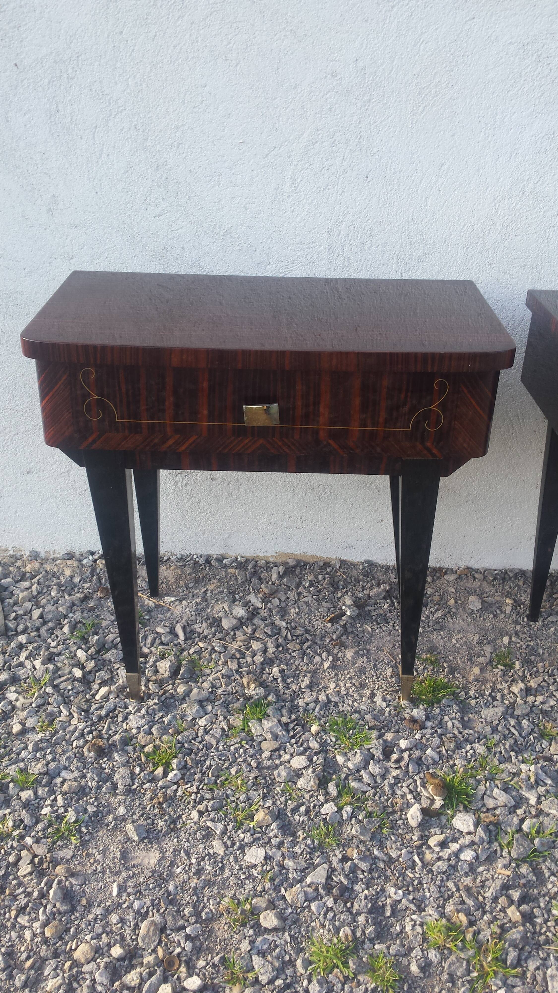 Lot of 2 bedside tables