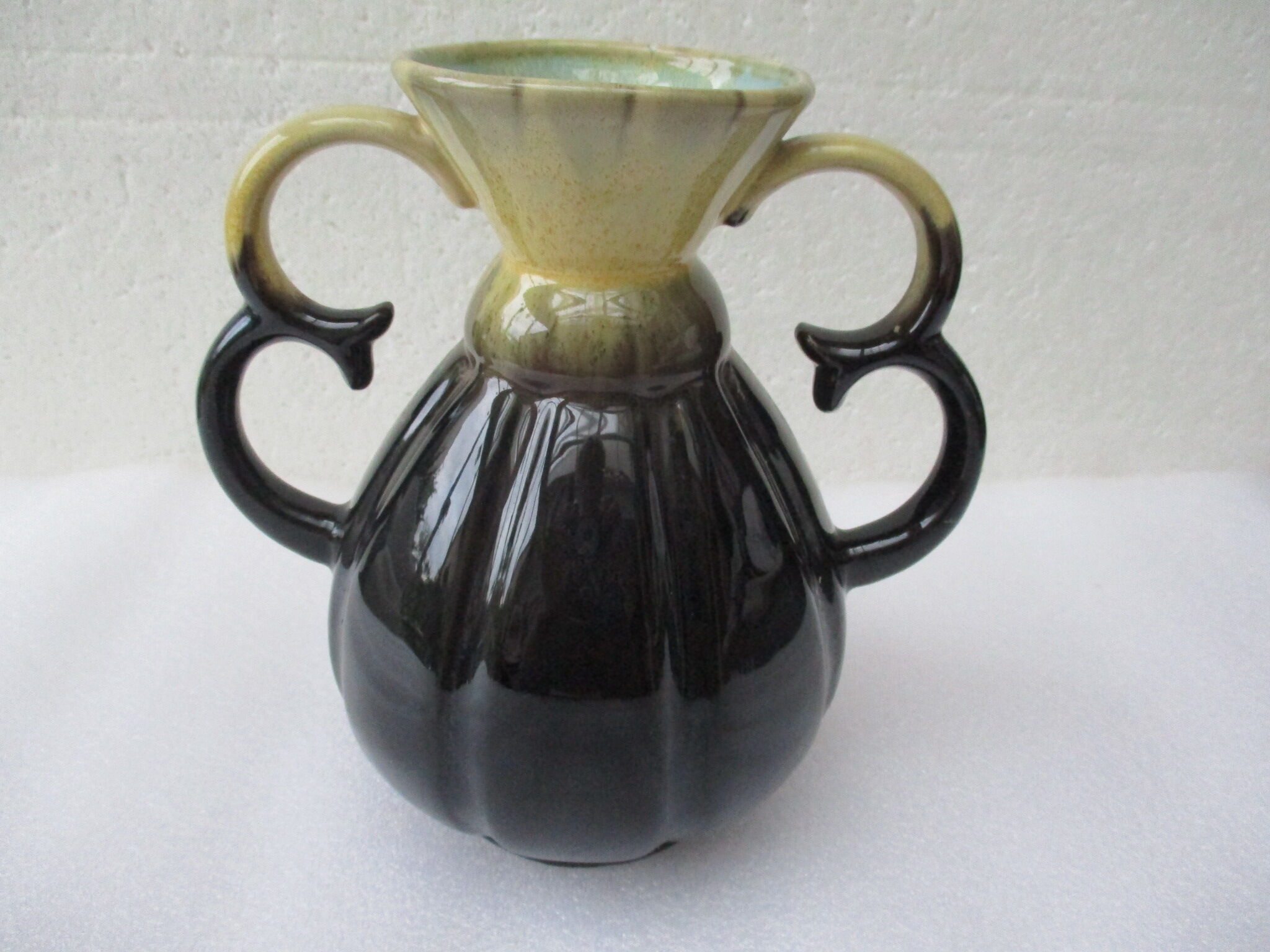 Vase alpho anses doubles grès art déco