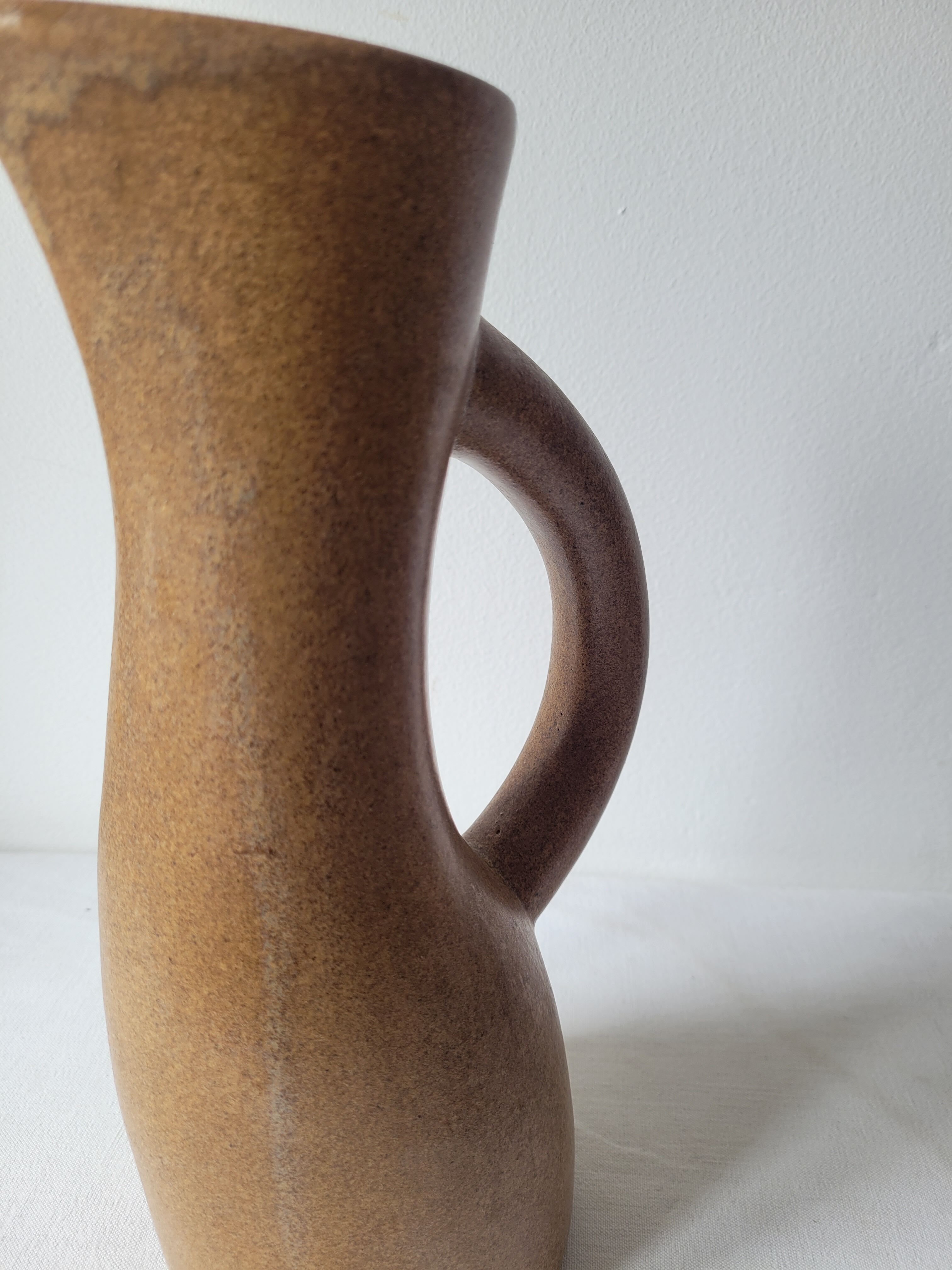 Sandstone pitcher