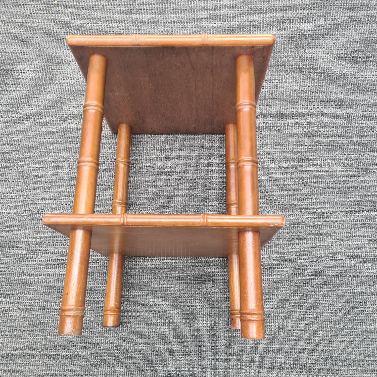 Table basse en bambou marron