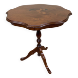 Tripod pedestal table