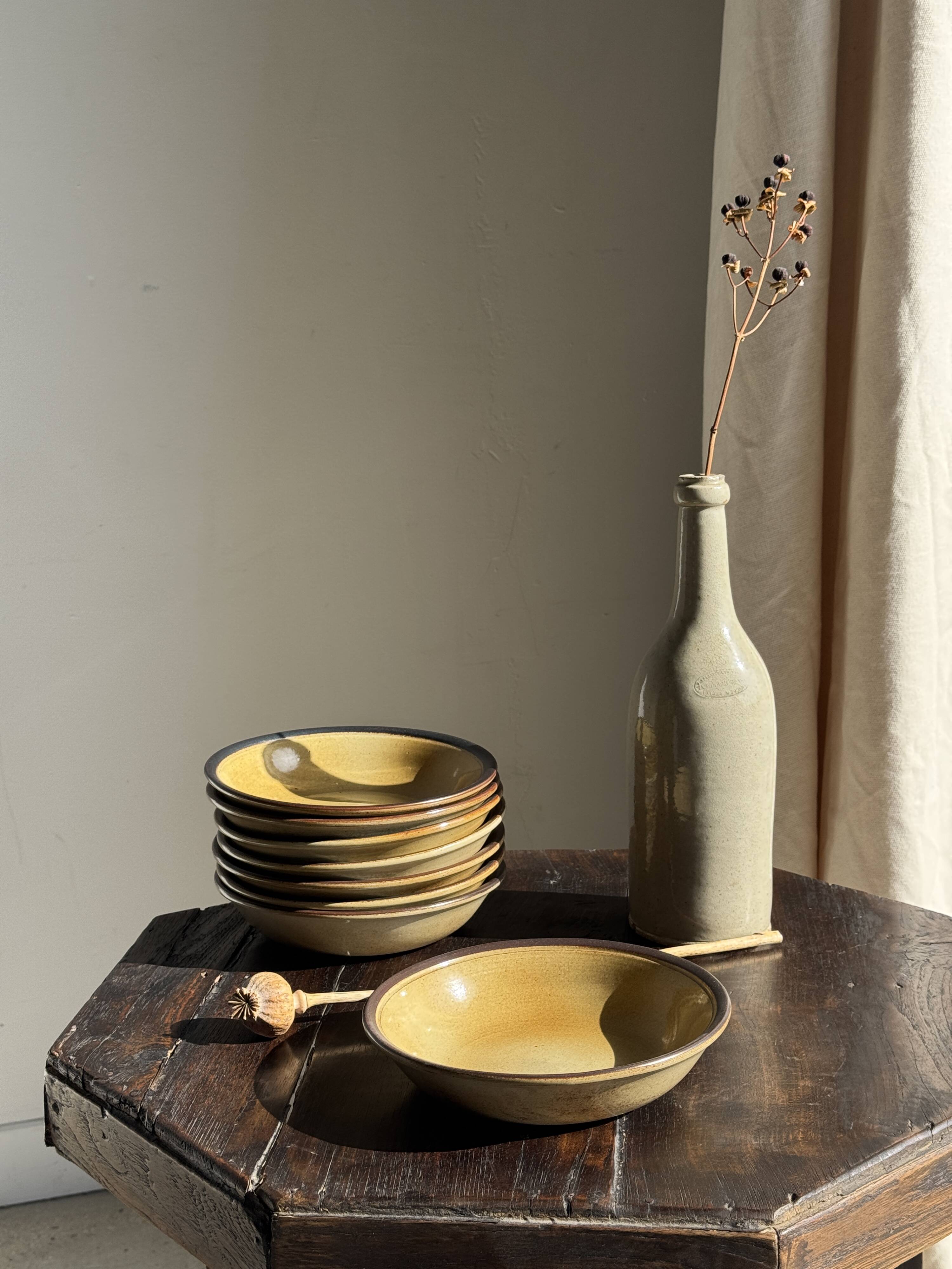 Set of 8 brown-rimmed stoneware deep plates Atelier Saint Simon D19.5