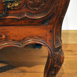 Provençal chest of drawers in solid walnut from Nîmes, Louis XV period