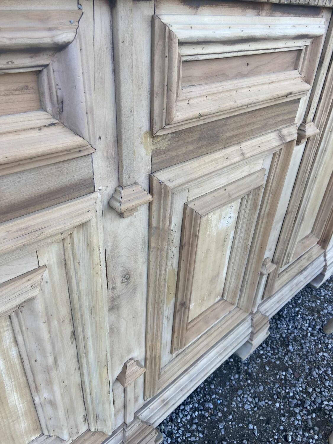 Bar / comptoir en bois brut