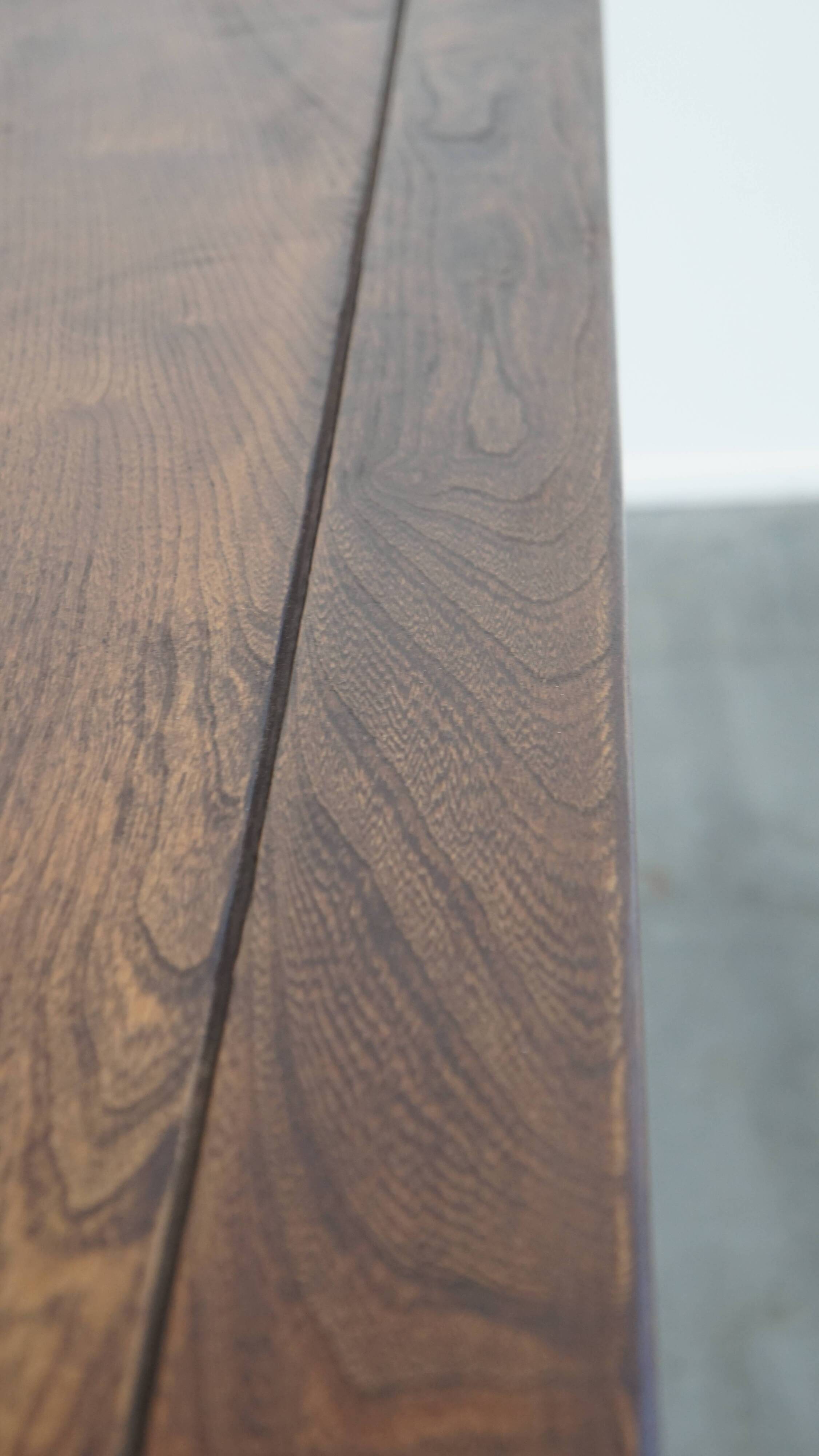 English Antique Extendable Dining Table in Elm and Cherry Wood