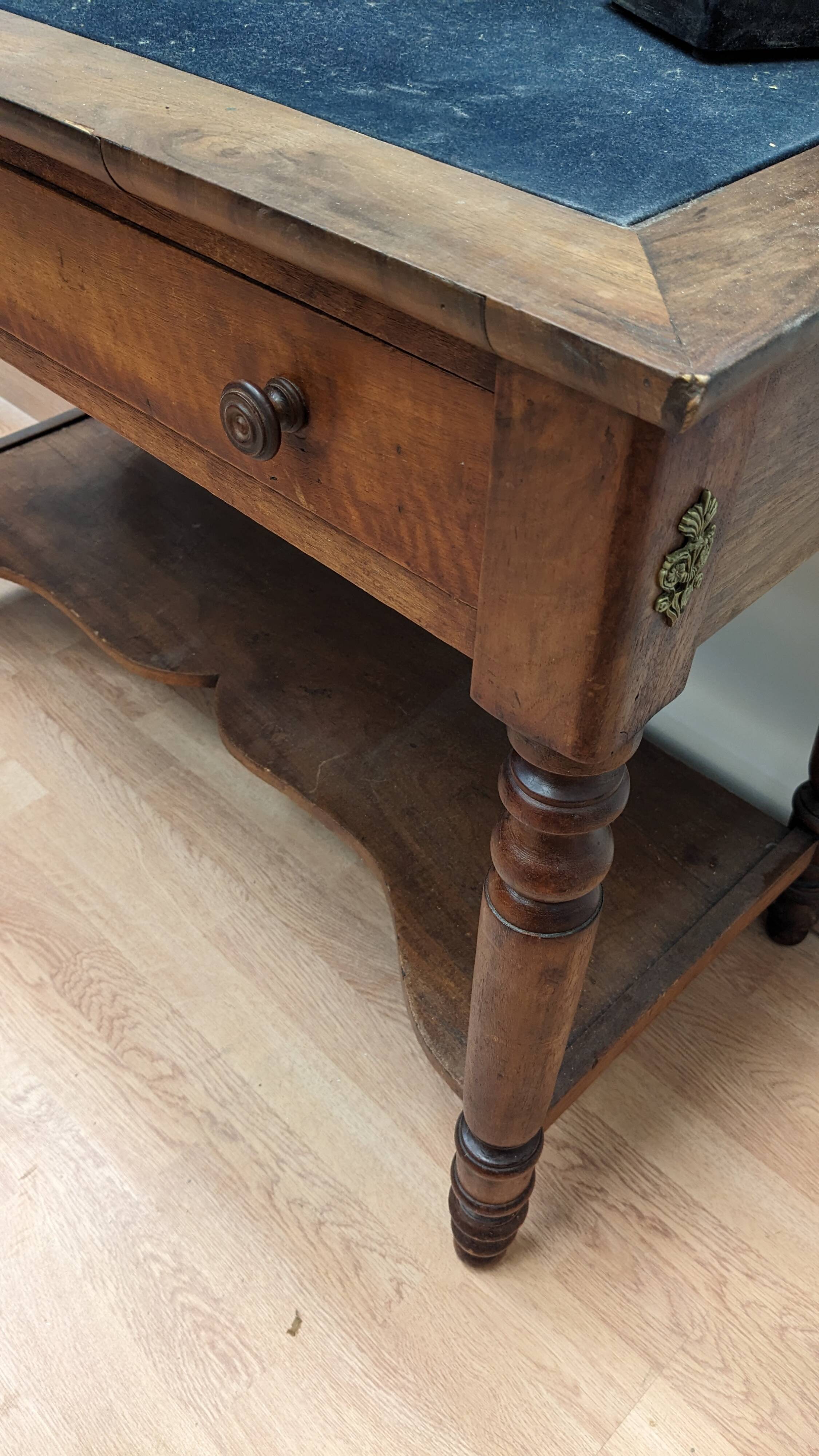 Desk or entry console