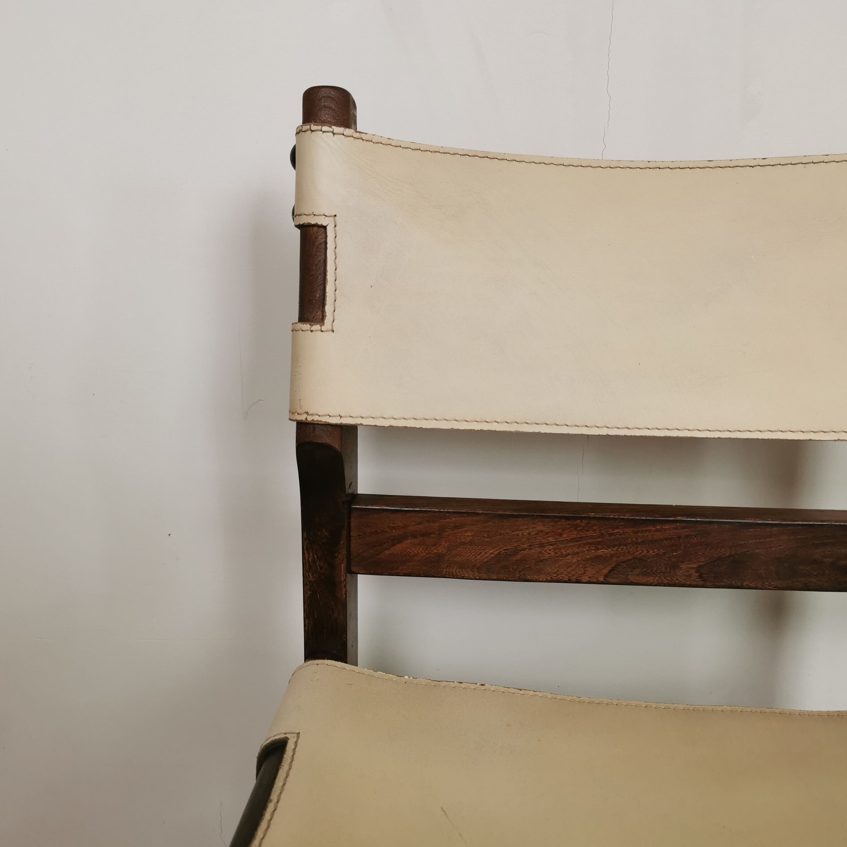 Series of 4 wooden and leather chairs