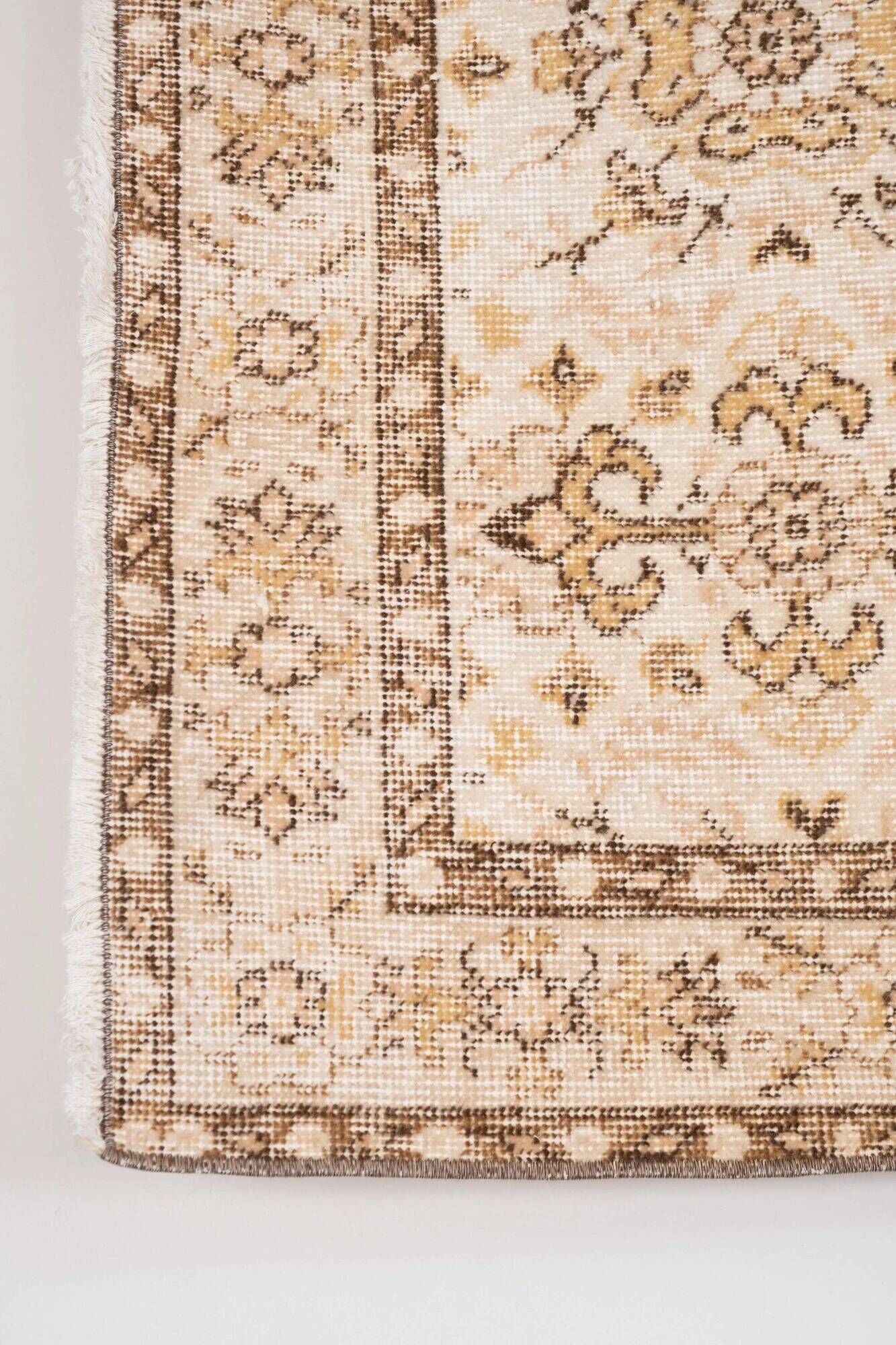 Vintage handmade Turkish rug 117x211 cm