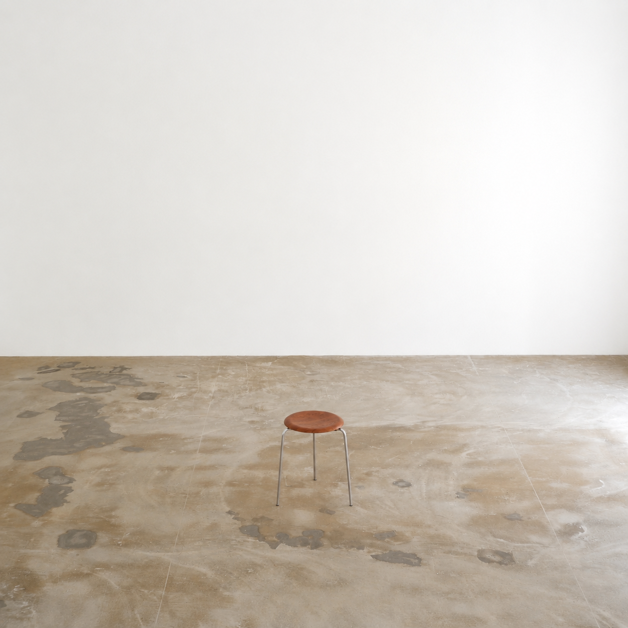 Dot "3170" stool by Arne Jacobsen for Fritz Hansen