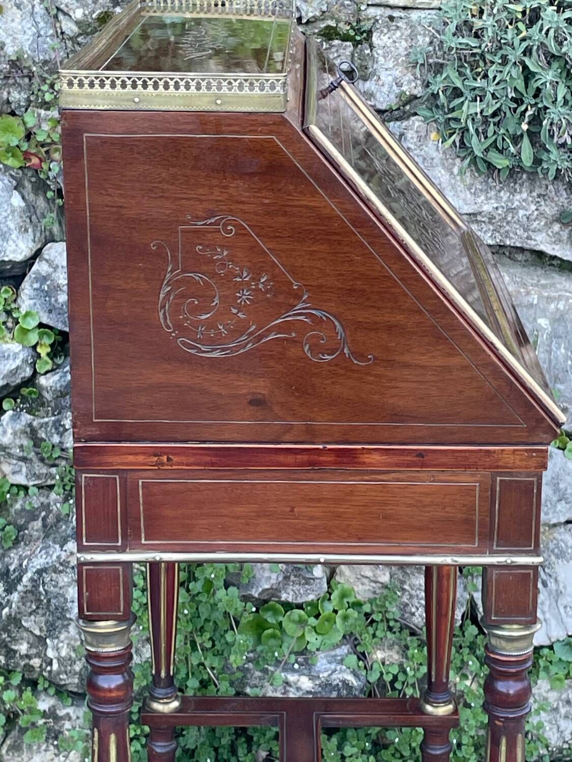 Small lady's secretary in mahogany and gilded brass from the Napoleon III period.