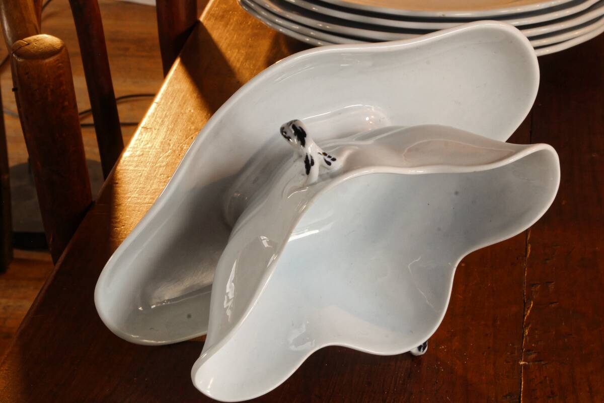 English earthenware service, CP monogram, ducal crown, 109 pieces