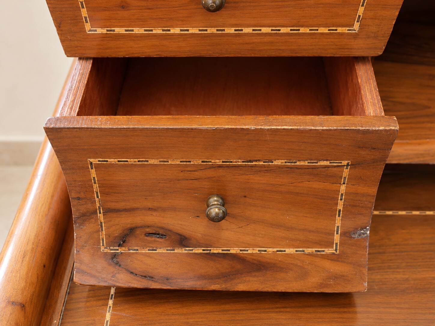 Antique wooden desk with steps and drawers – 103 cm