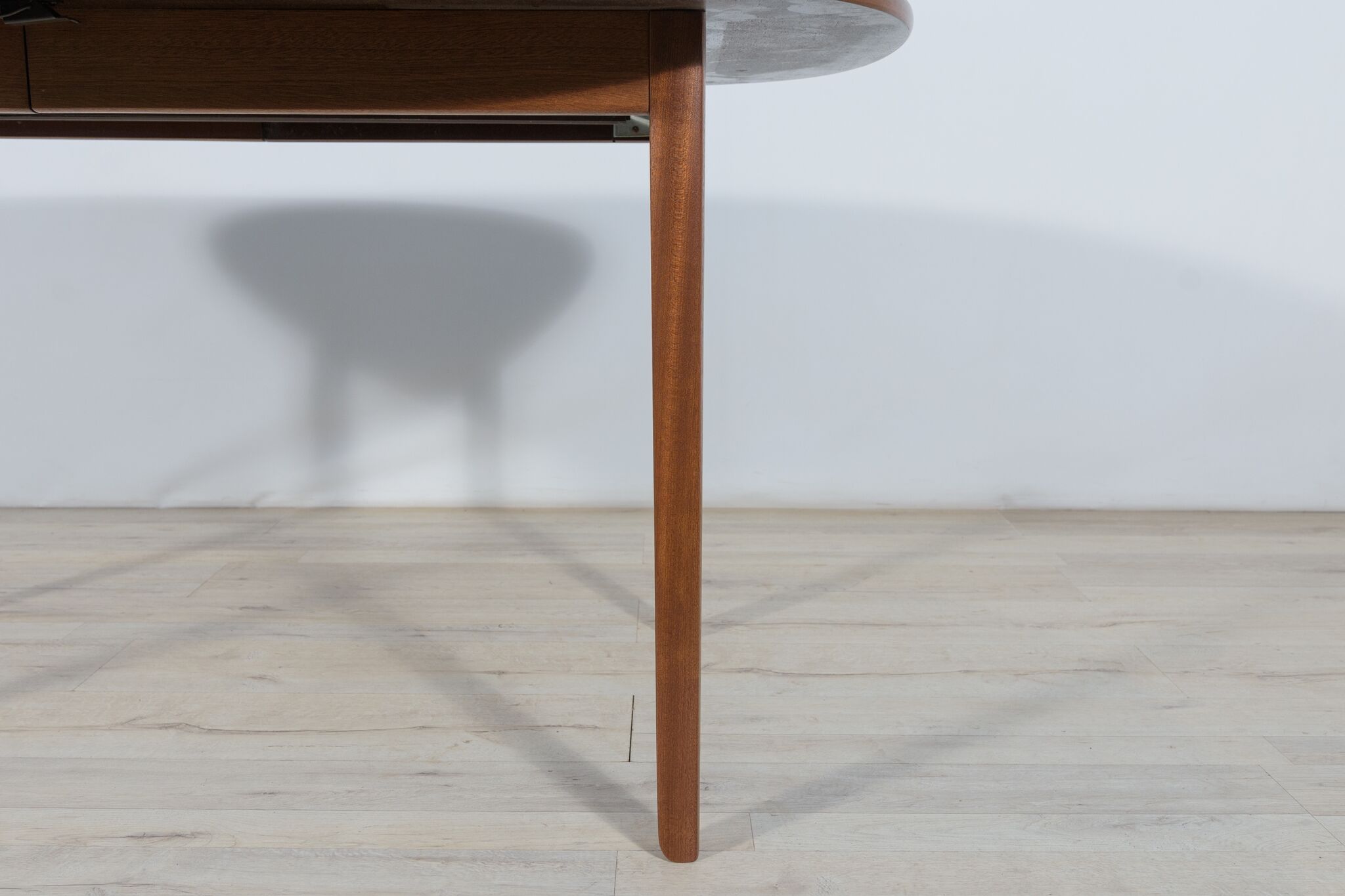 Table à manger danoise par Ole Wanscher pour Poul Jeppesens Møbelfabrik, années 1960