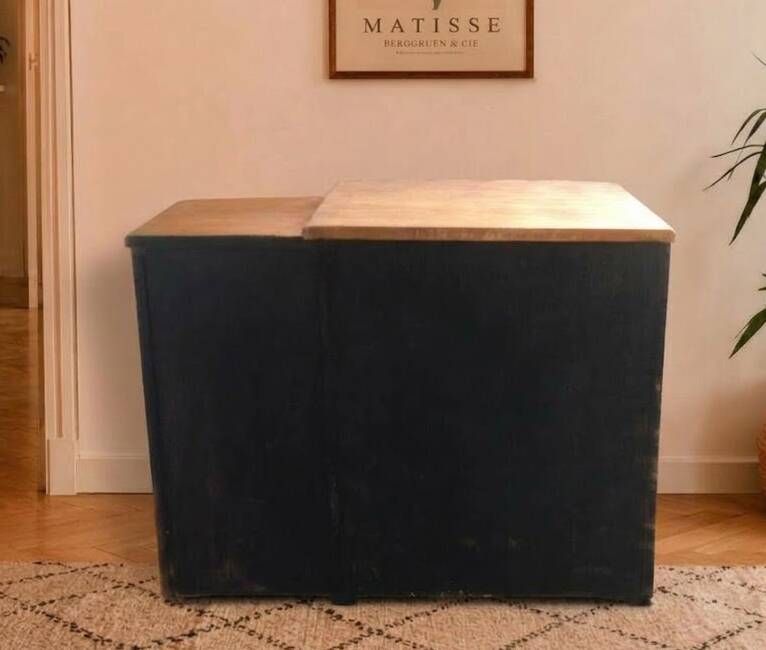 Small retro buffet