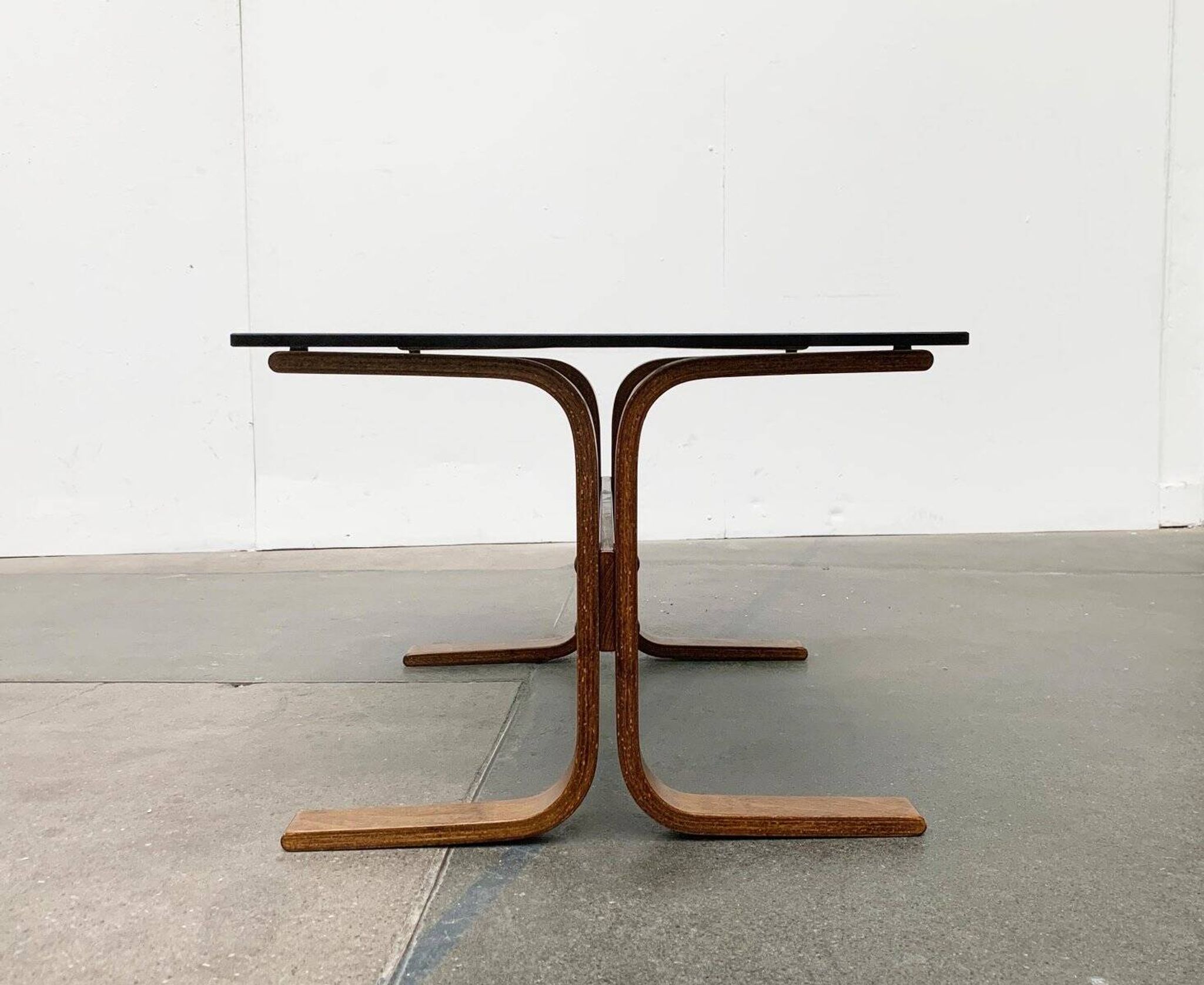 Set of 3 Norwegian Mi-Century Style Siesta Lounge Chairs and Glass Side Table by Ingmar Relling for Westnofa