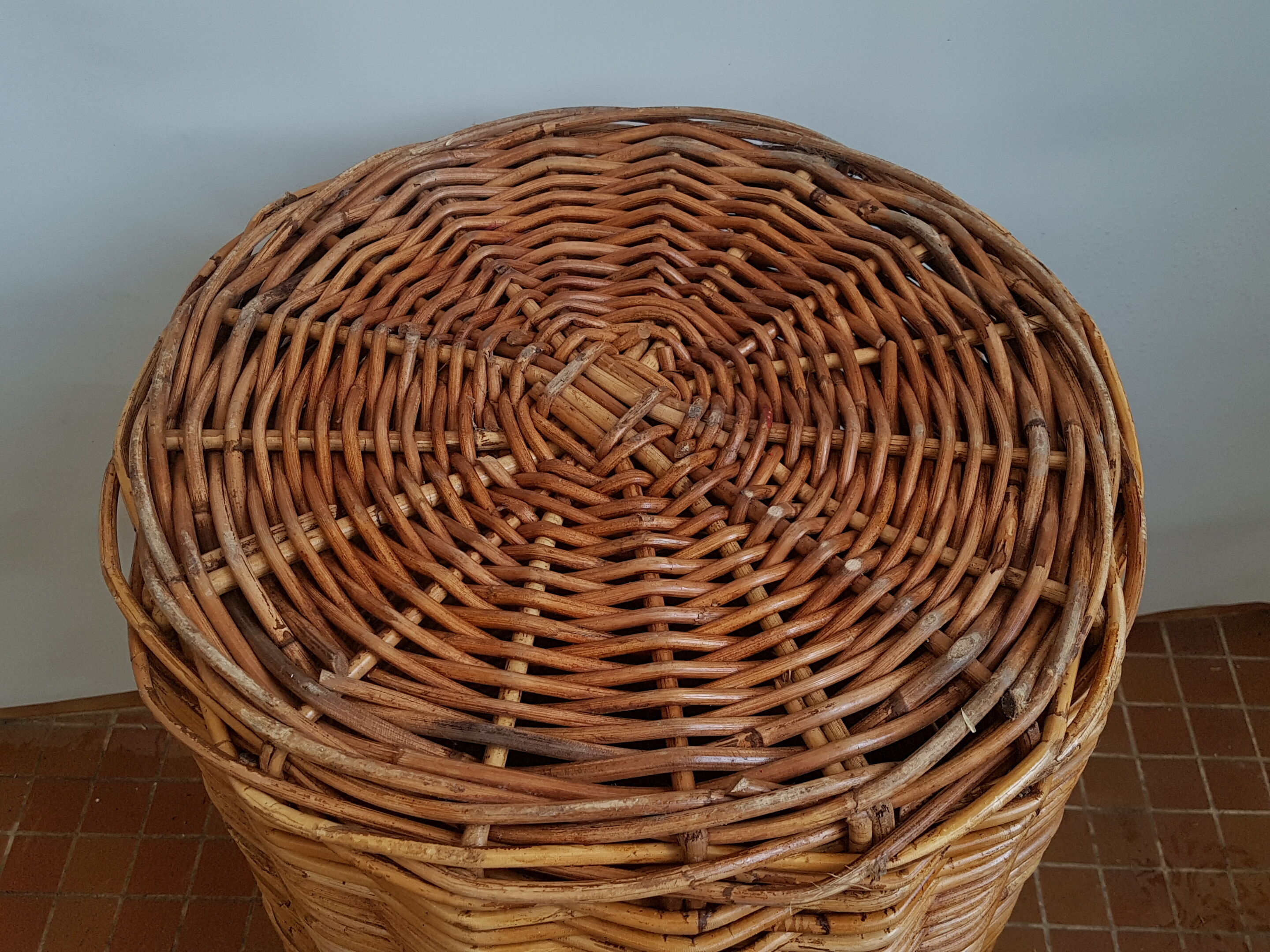 Large basket in vintage rattan 50s