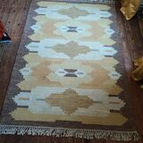 Tapis kilim scandinave vintage jaune