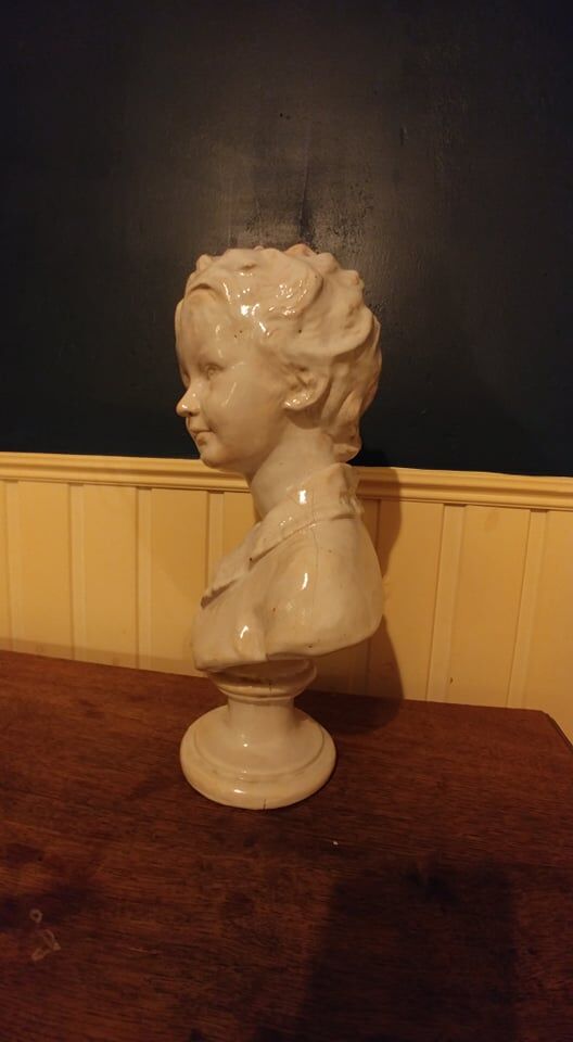 Child bust