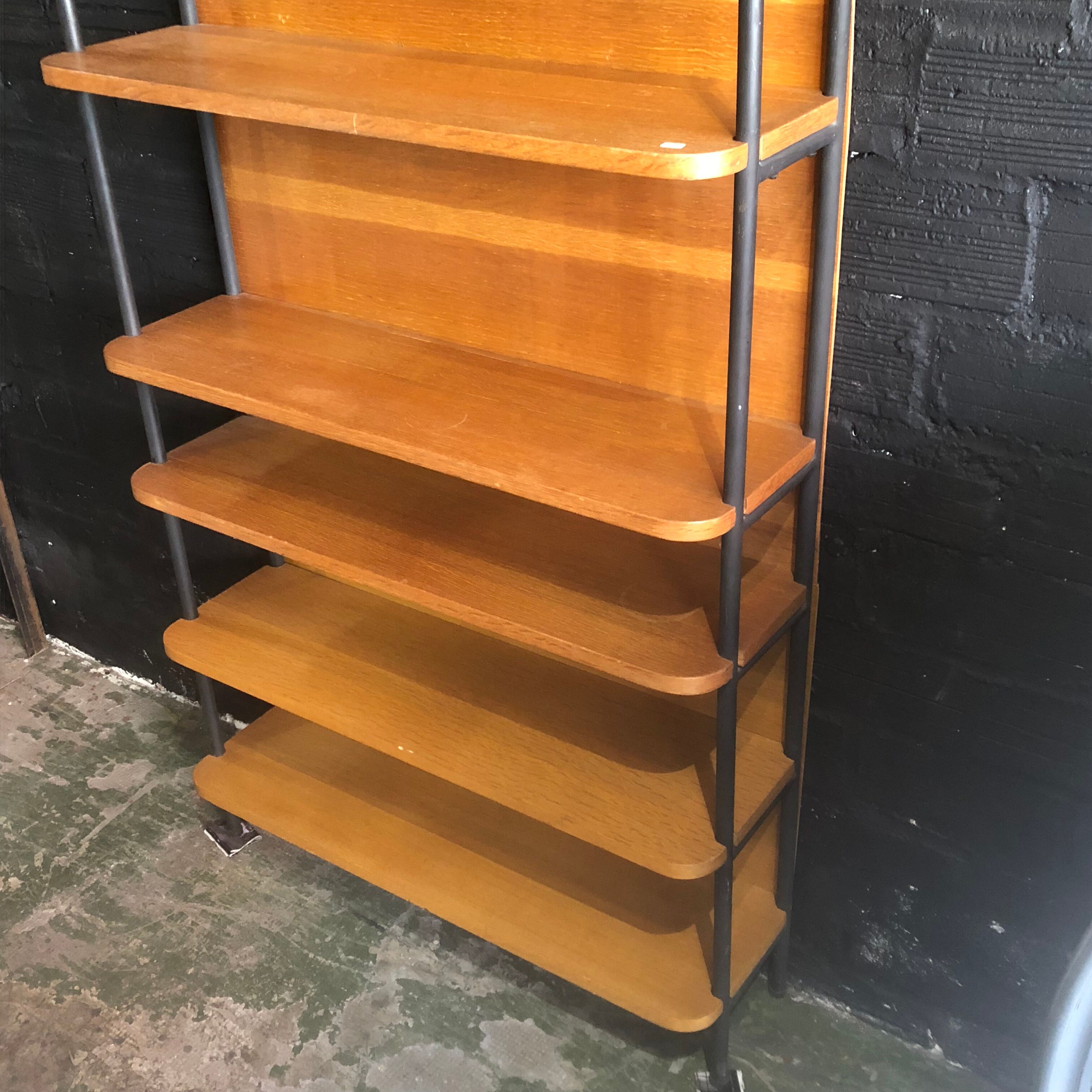Shelf in oak