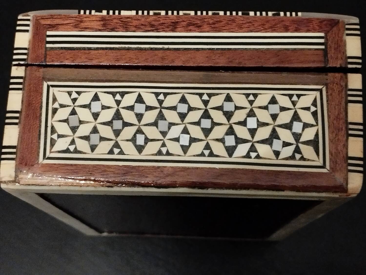 Mother-of-pearl jewelry box