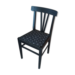 chaise noire bistro géométrique