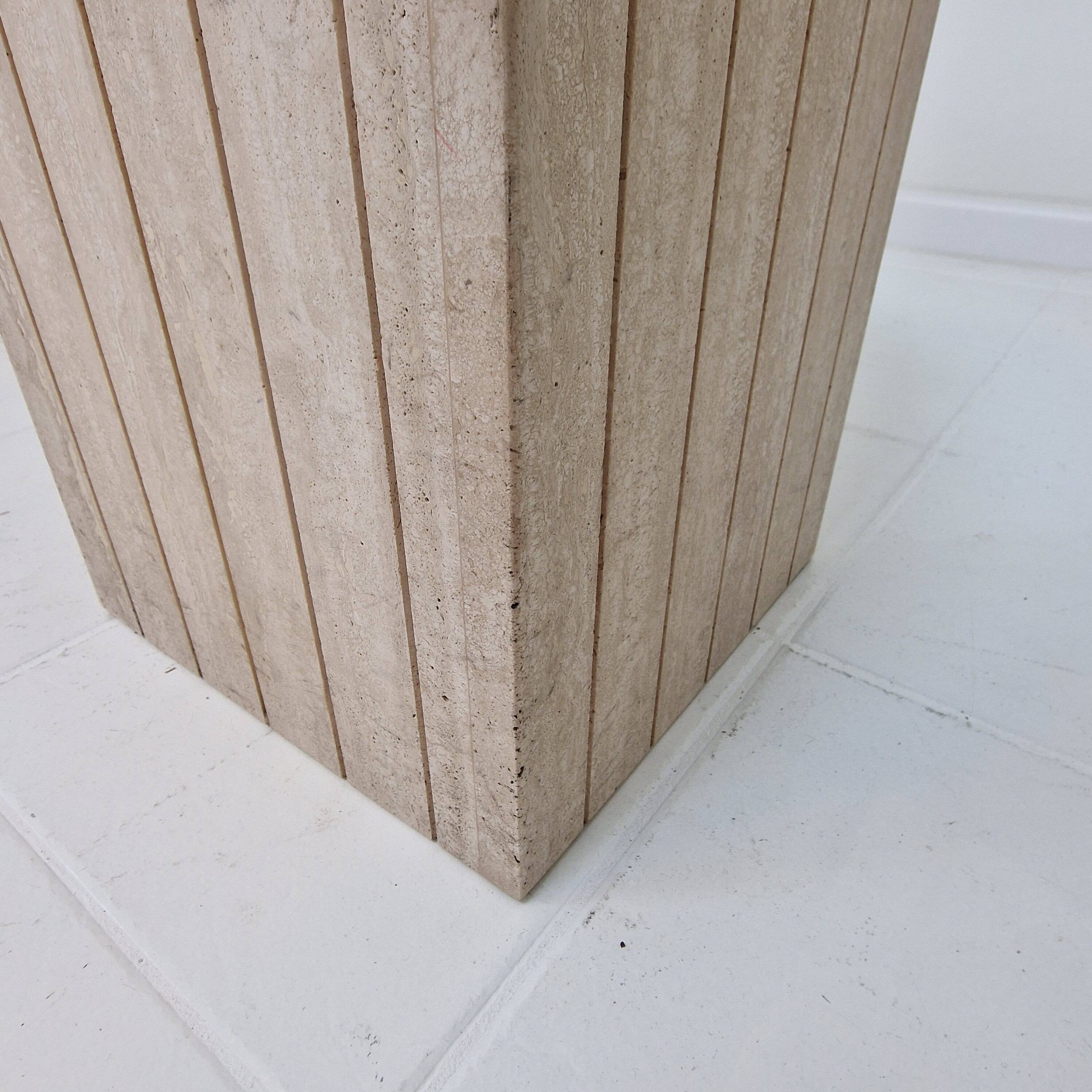 Table basse italienne en travertin, années 1980