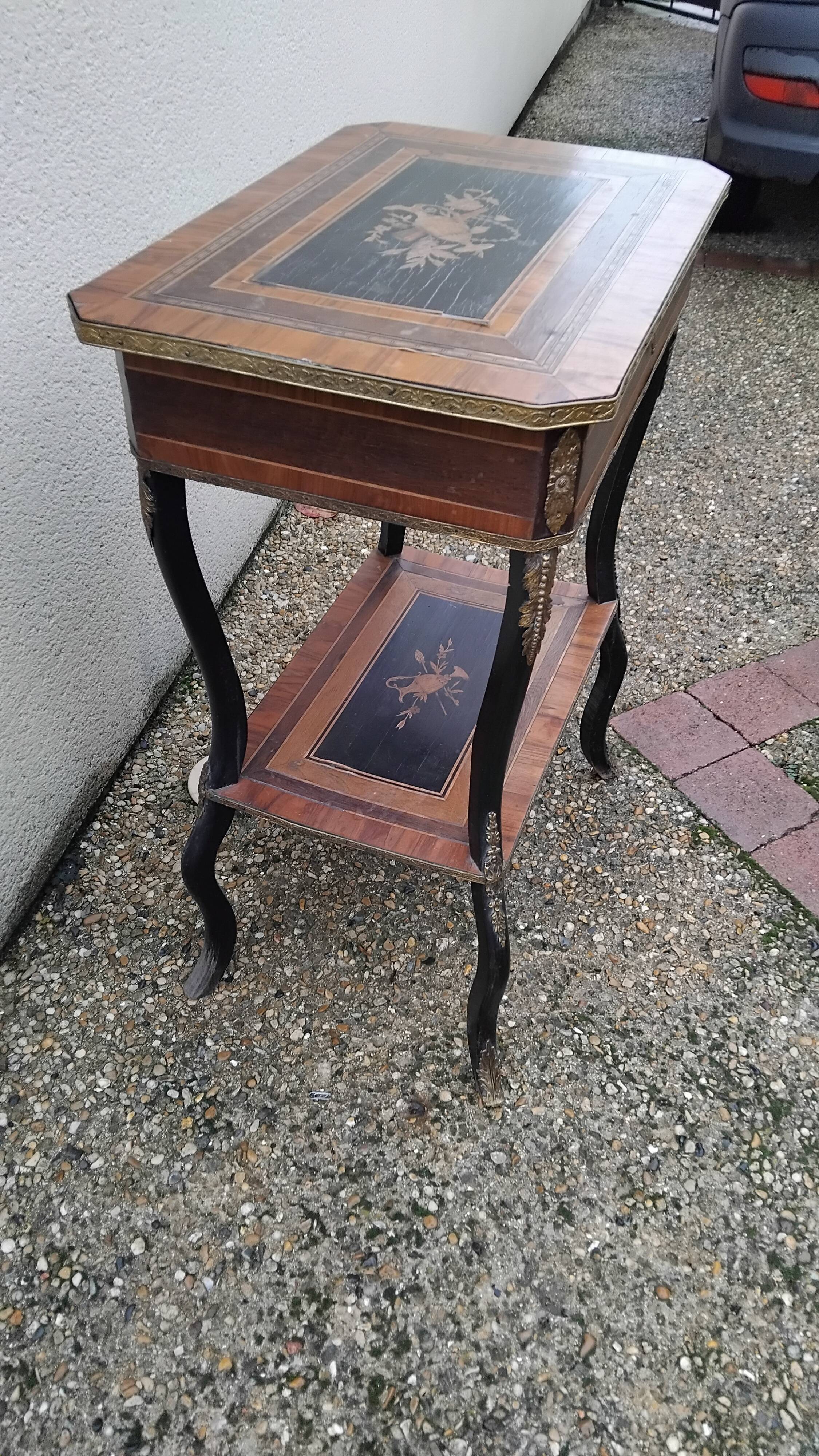 Travailleuse, coiffeuse en bois noirci et marqueterie, époque Napoléon III