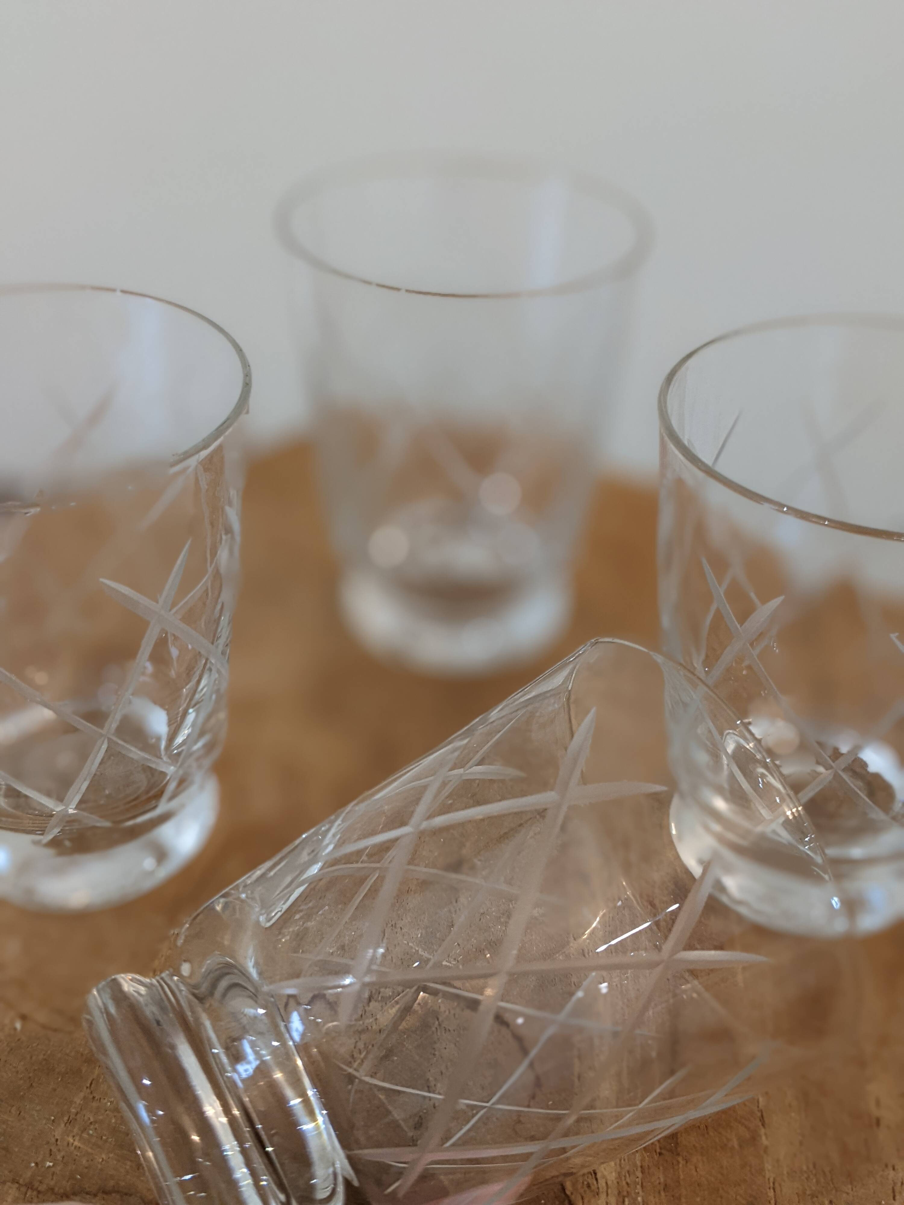 Small cups chiseled in vintage antique crystal