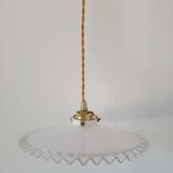 Serrated opaline suspension