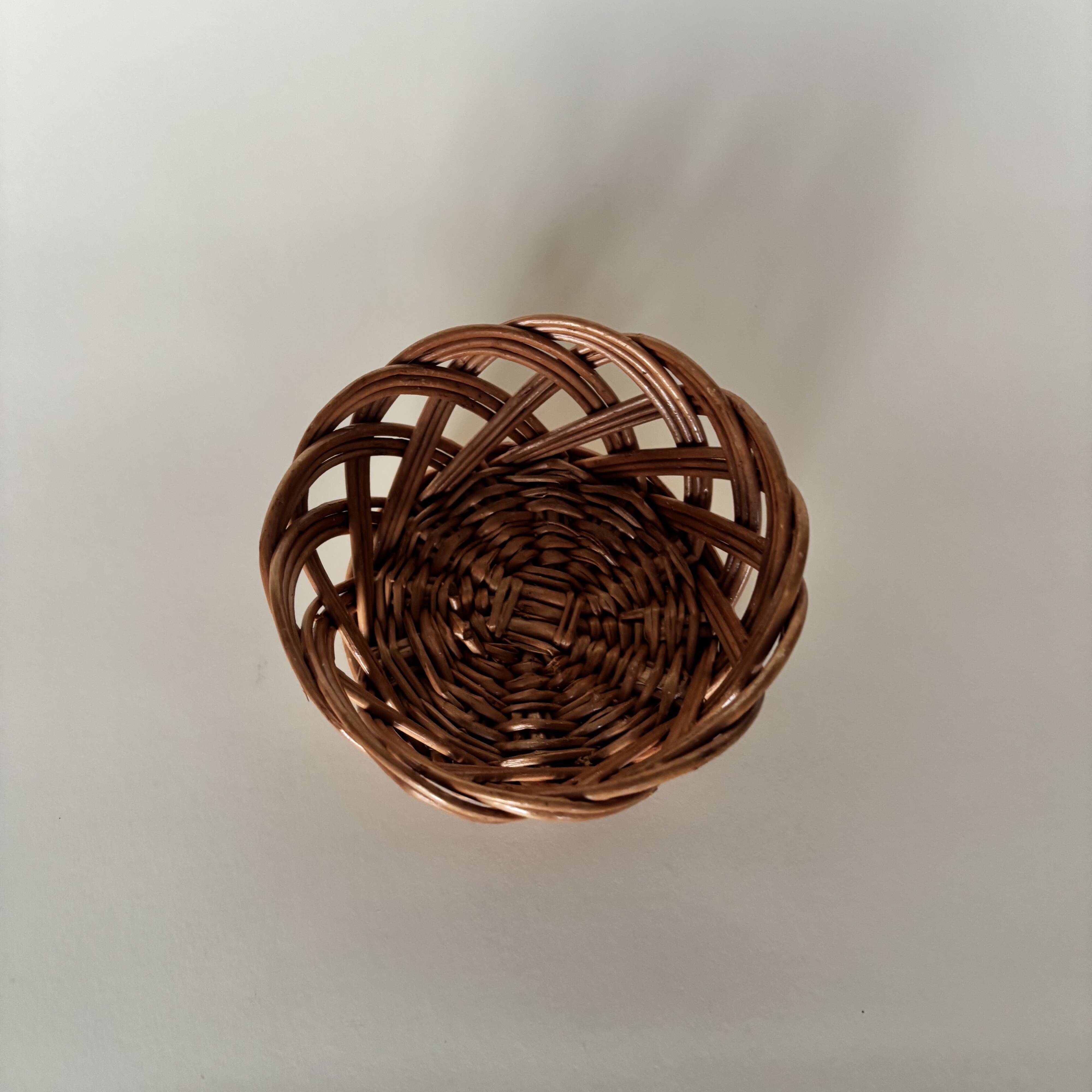 Mini wicker pocket basket