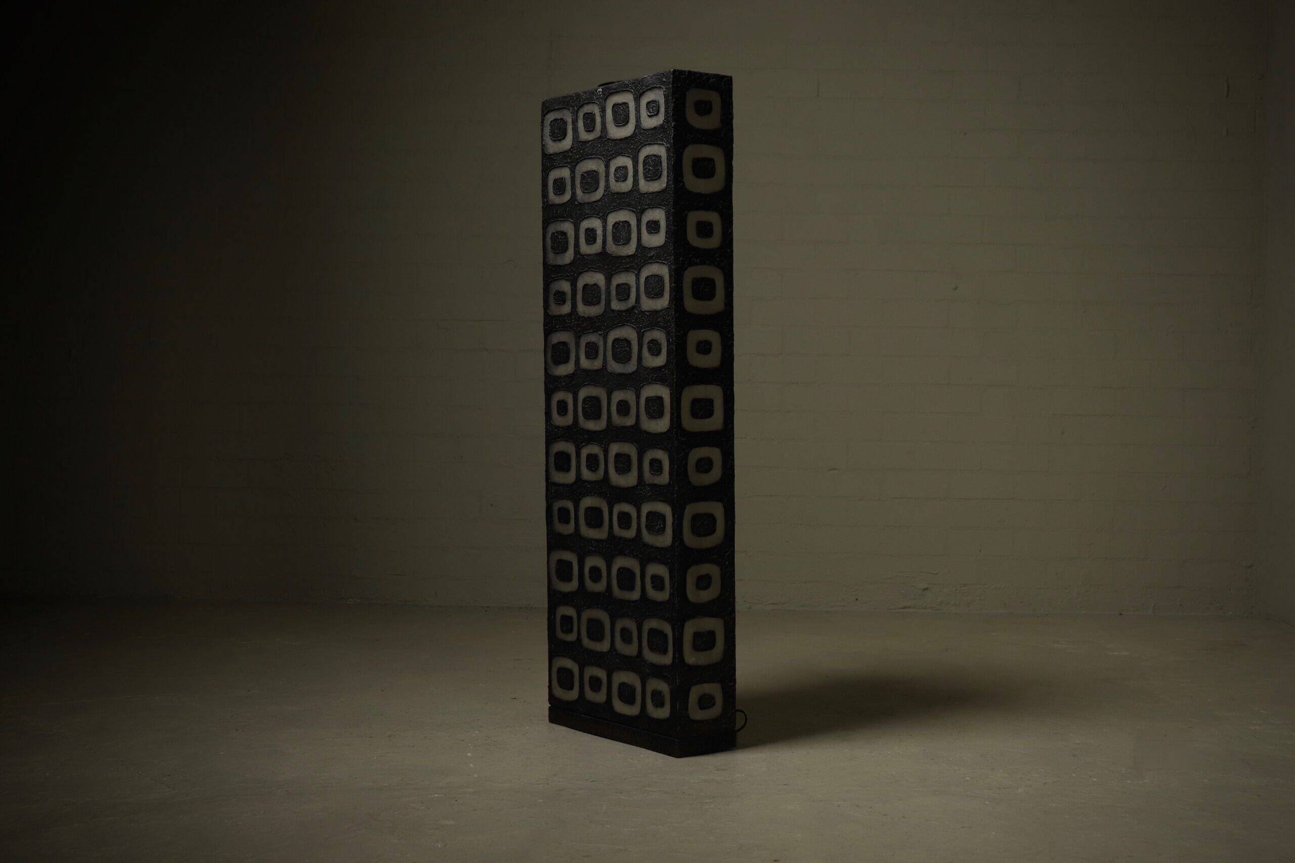 Large Italian brutalist floor lamp 1970s