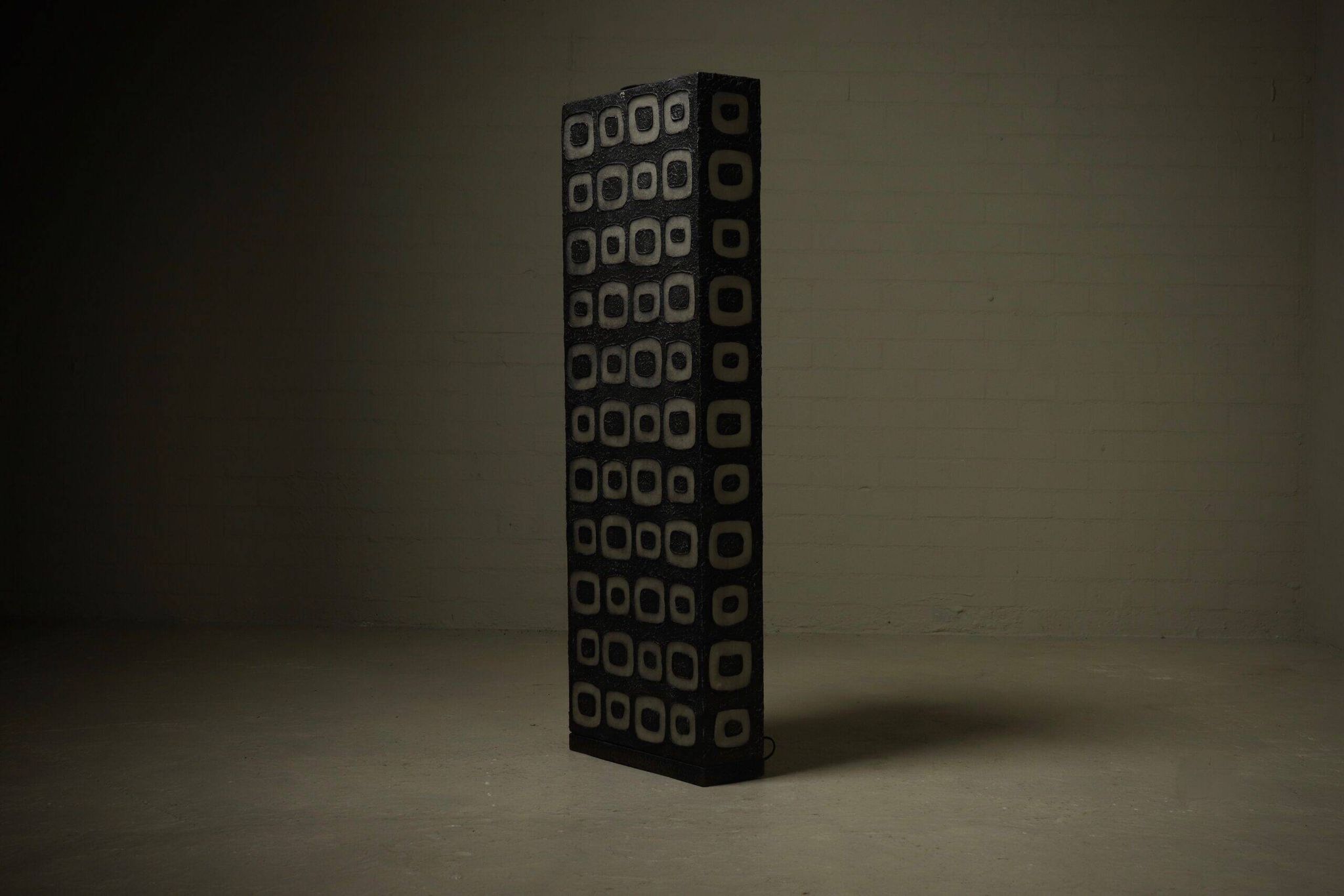 Large Italian brutalist floor lamp 1970s