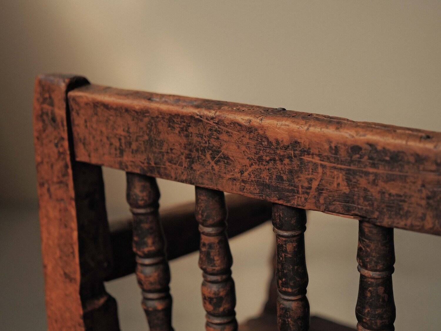 Alpine armchair in larch, 18th century