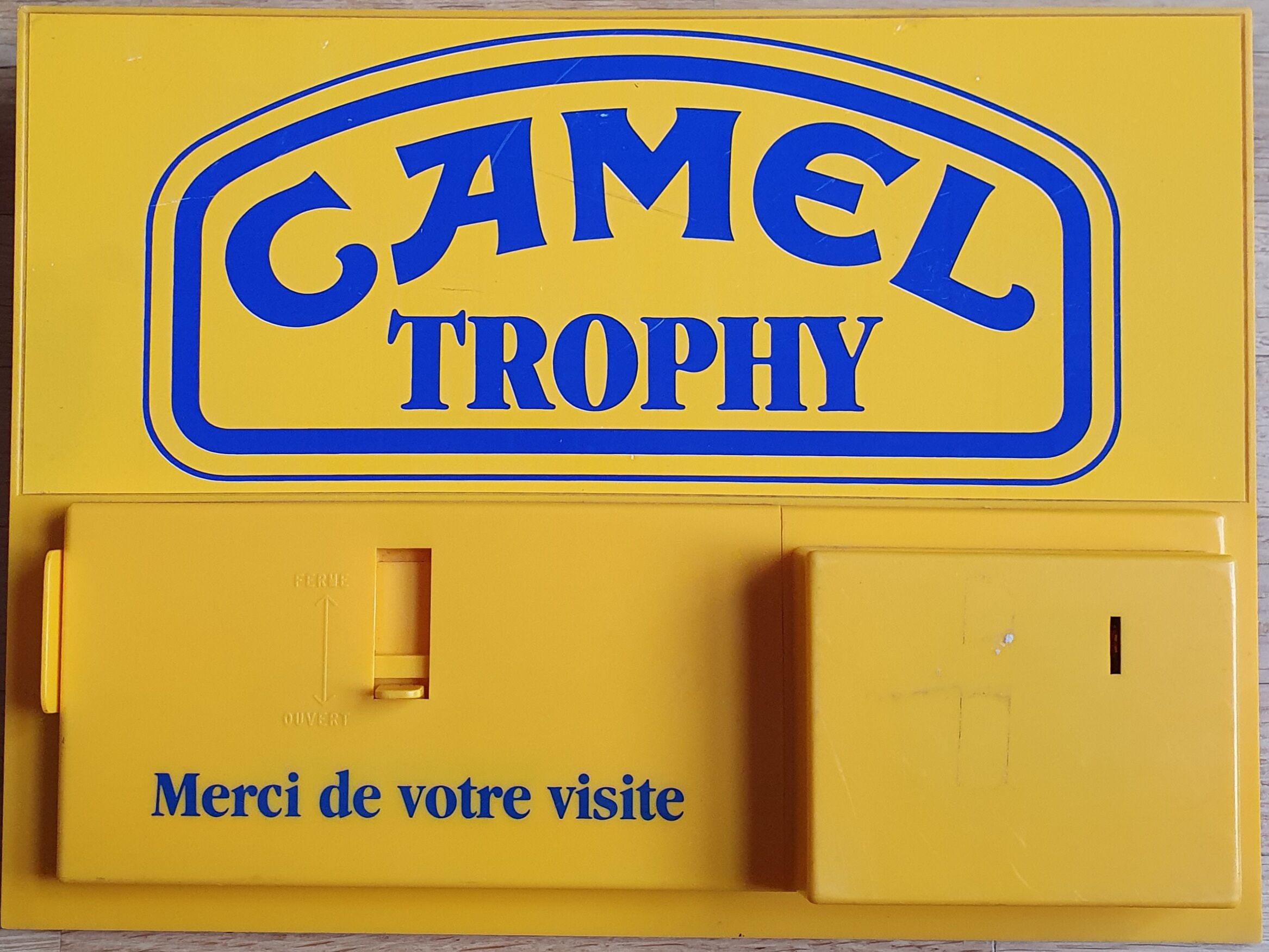 Camel Trophy advertising clock