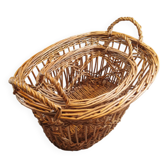 Vintage woven wicker nesting baskets